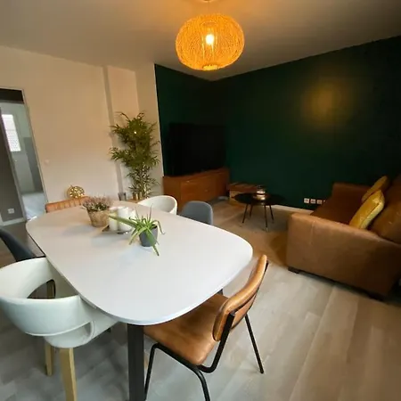 Comme A La Maison Apartment